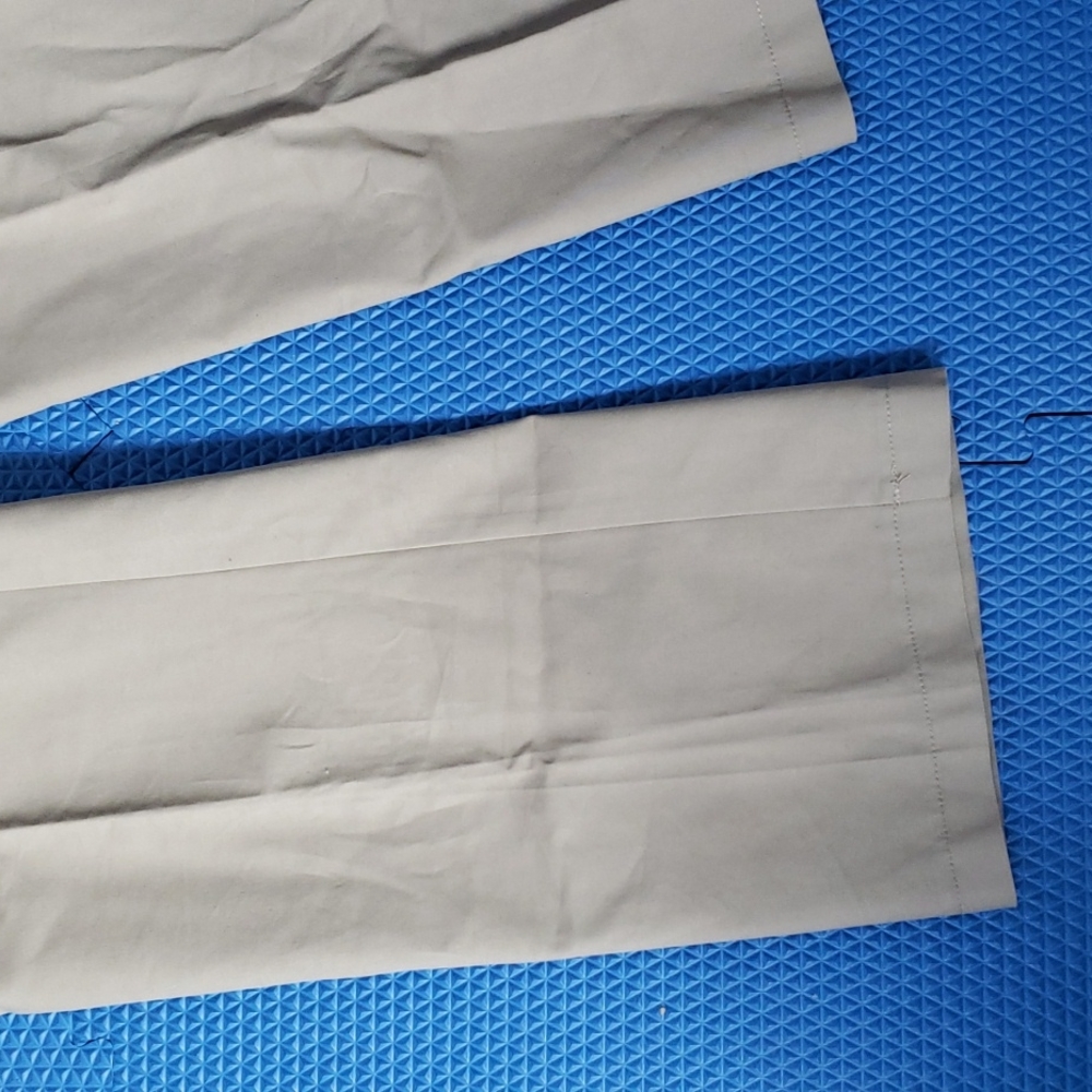 Dockers Khaki Tan Pants - Picture 2 of 8